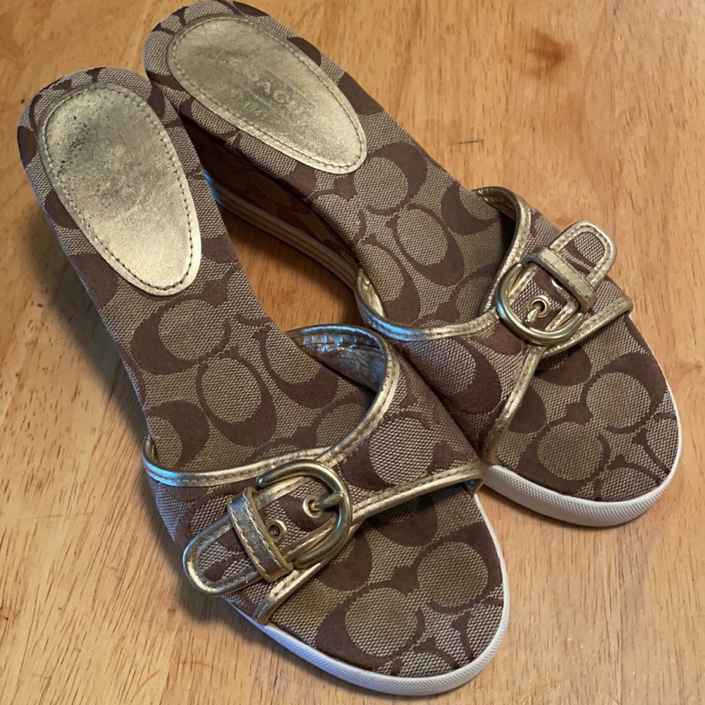 Woman’s coach perry wedge size 8